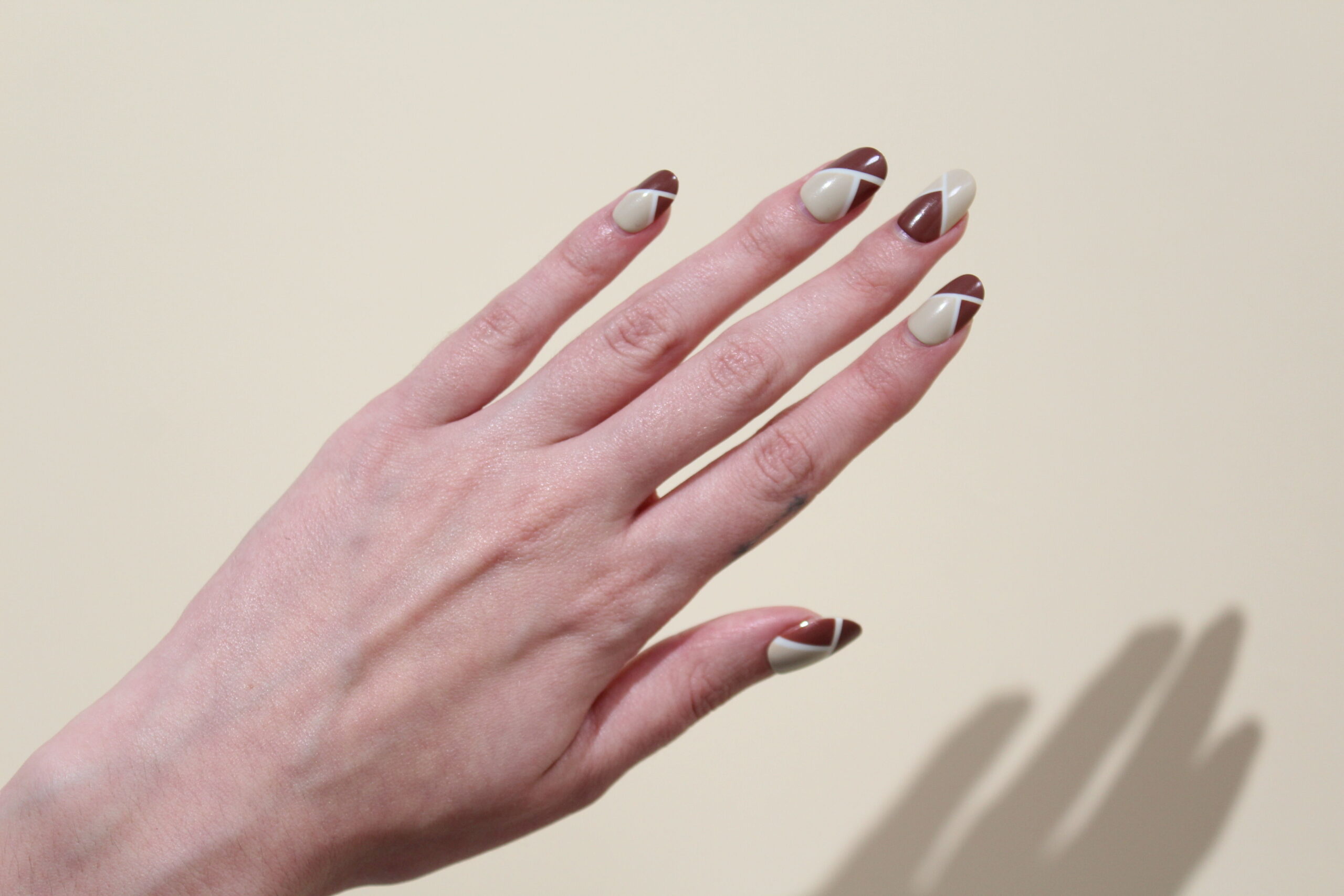 chill-tips-cutting-it-close-1-scaled-1.jpg OtterBox x Chillhouse Chocolate and Cream Nail Set - Image 1